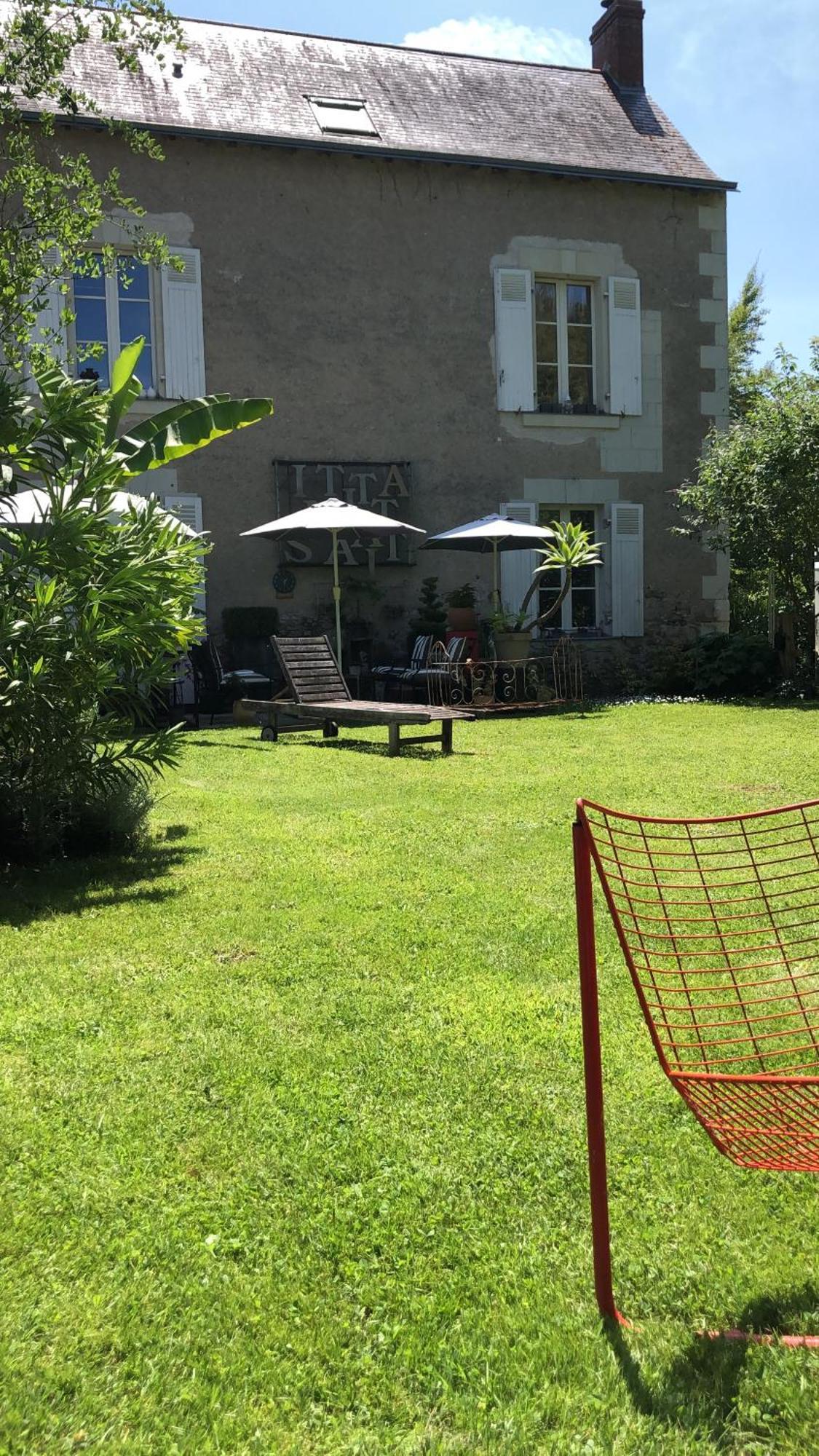 La Thibautiere Bed & Breakfast Blaison Exterior photo